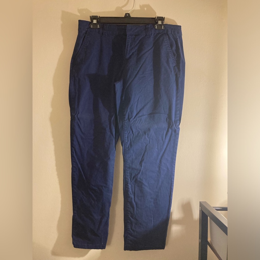Women’s navy blue chino crop pants